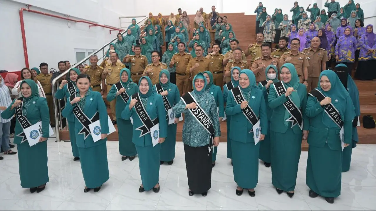 Indira Yusuf Ismail Kukuhkan Ketua Pembina Posyandu Kecamatan, Perkuat Yankes Ibu-Anak di Makassar 2 Indira Yusuf Ismail Kukuhkan Ketua Pembina Posyandu Kecamatan, Perkuat Yankes Ibu-Anak di Makassar