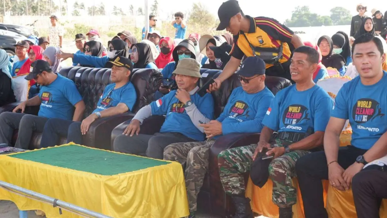 World Clean Up Day 2024, Sekda Jeneponto: Pentingnya Jaga Kebersihan Pantai 3 World Clean Up Day 2024, Sekda Jeneponto: Pentingnya Jaga Kebersihan Pantai