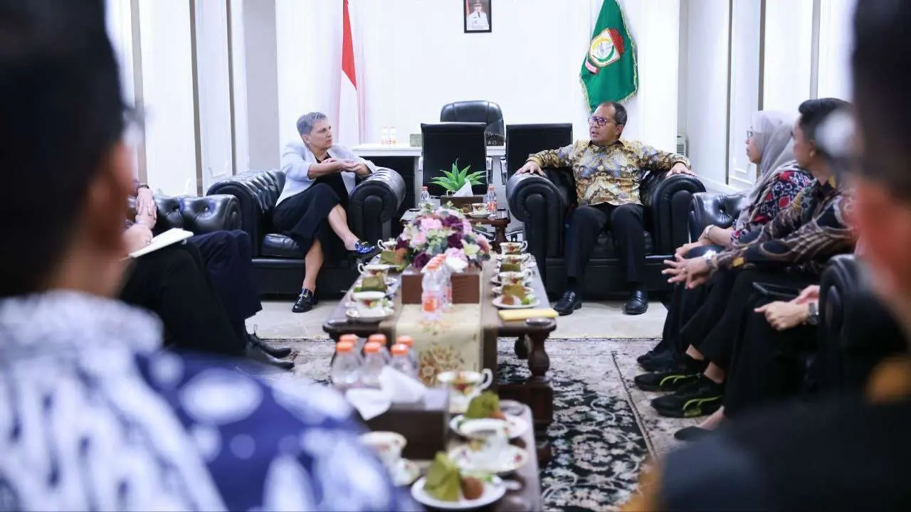 Danny Pomanto & Dubes Australia Penny Williams Bahas Kerja Sama Pendidikan dan Lingkungan 2 Danny Pomanto & Dubes Australia Penny Williams Bahas Kerja Sama Pendidikan dan Lingkungan