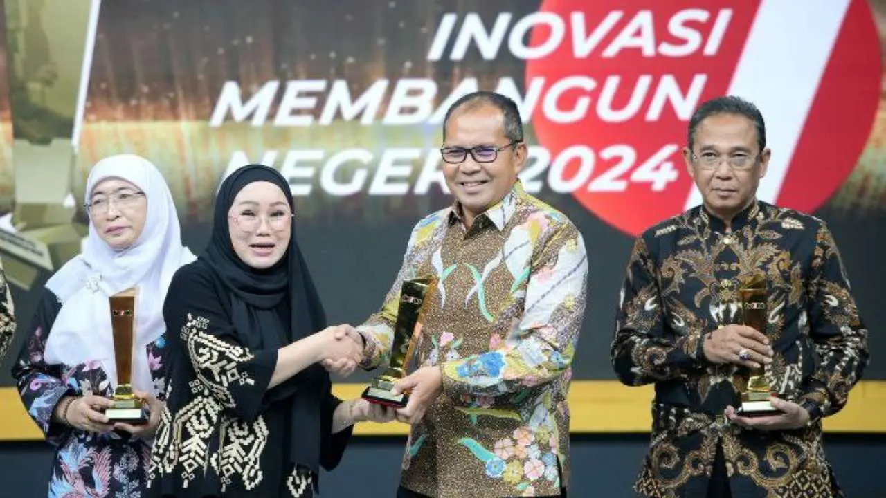 Jadikan Makassar Kota Sehat ASIA Tenggara 2024, Danny Pomanto Diganjar Penghargaan Inovasi Membangun Negeri dari TVOne