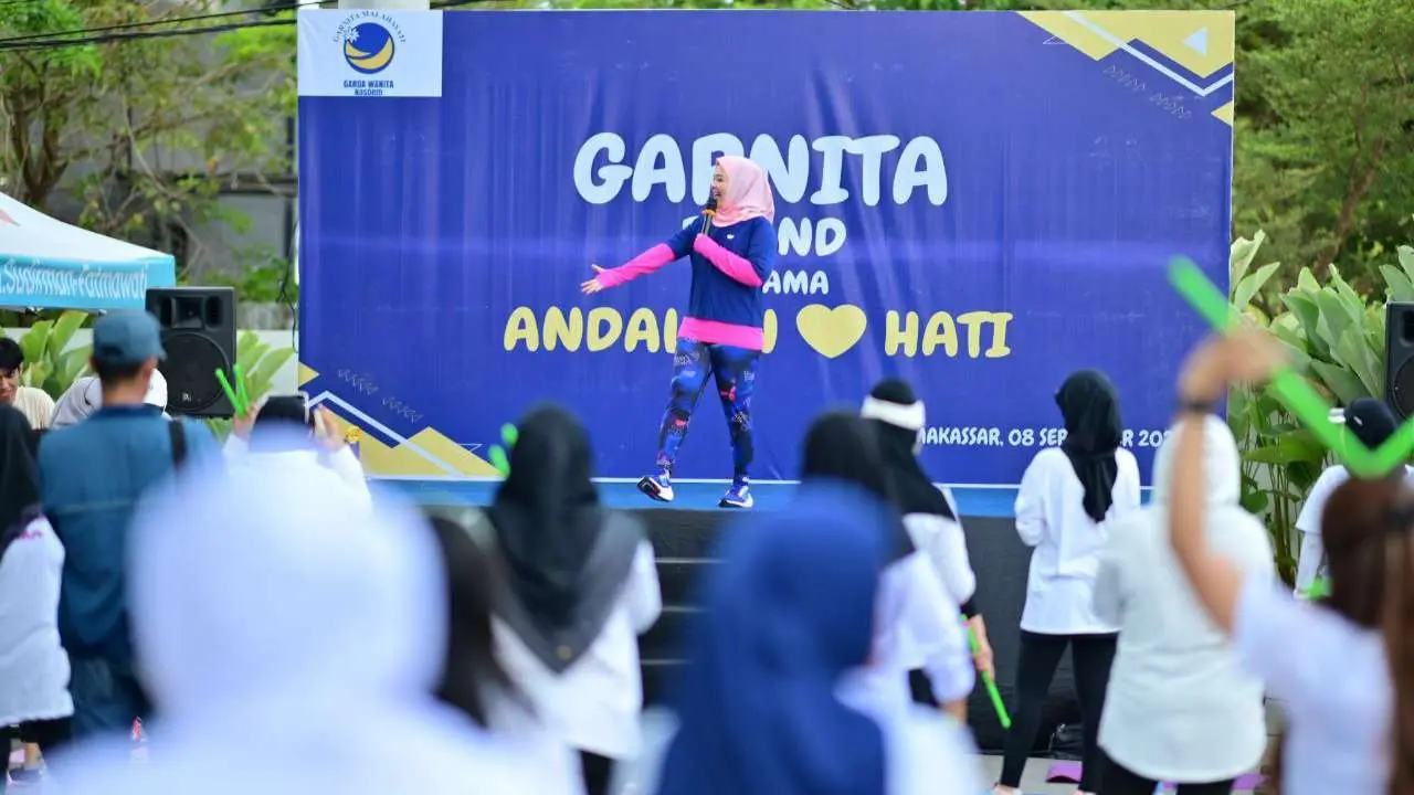 Ratusan Perempuan Makassar Antusias Ikuti Poundfit Bersama Fatmawati Rusdi