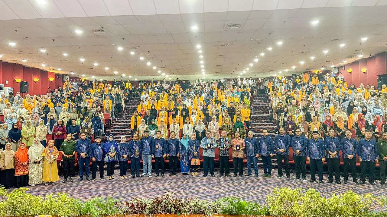 Rektor UNM Ingatkan Hasil Penelitian Menjadi Jawaban Pemasalahan Masyarakat 2 Rektor UNM Ingatkan Hasil Penelitian Menjadi Jawaban Pemasalahan Masyarakat