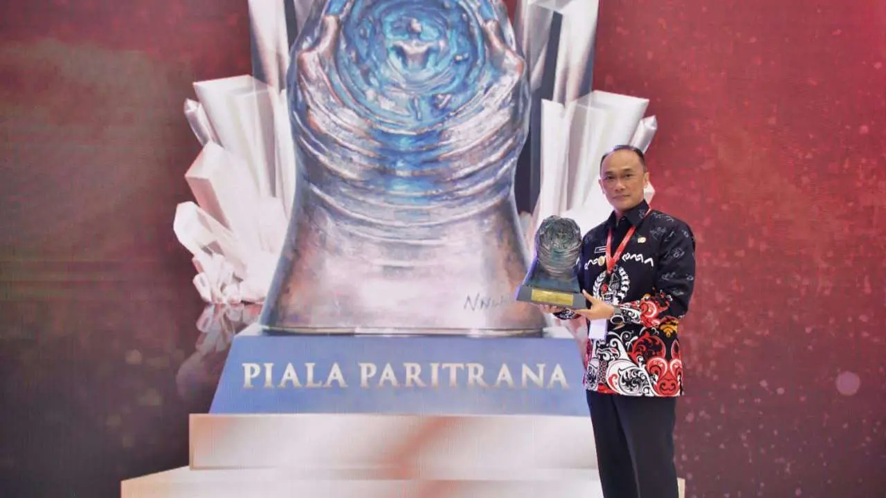 Berhasil Beri Perlindungan Bagi Pekerja di Berbagai Sektor, Pemprov Sulsel Sabet Penghargaan Paritrana Award 2 Berhasil Beri Perlindungan Bagi Pekerja di Berbagai Sektor, Pemprov Sulsel Sabet Penghargaan Paritrana Award
