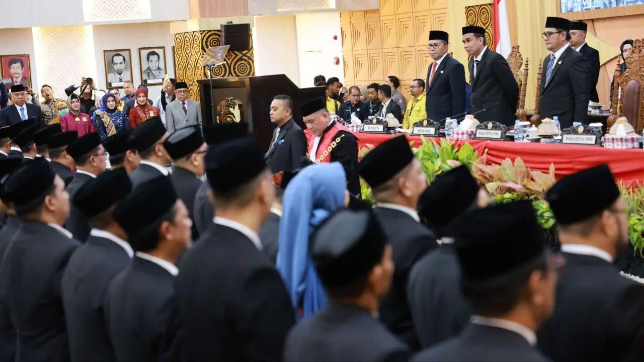 Sumpah Jabatan Anggota DPRD, Danny Pomanto Tekankan Kepentingan Publik dan Sukseskan Pilkada Serentak