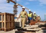 Hari Pertama Bekerja Pasca Libur Lebaran, Kepala DLH Makassar Dampingi Wali Kota Tinjau MGC