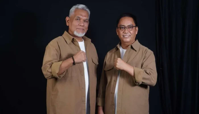Kenapa Pasangan AMAN Tidak Kancing Kemeja, Ini Maknanya
