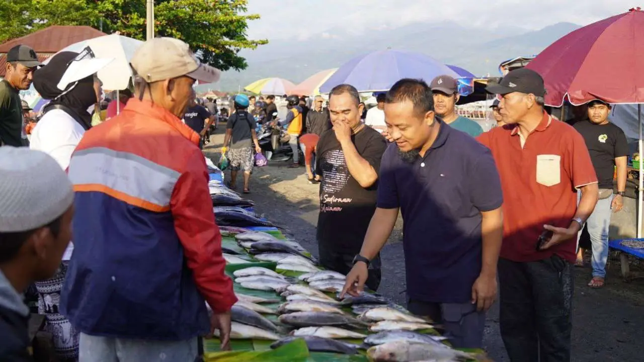 Pedagang Senang Kehadiran Andi Sudirman Blusukan Di TPI Palopo