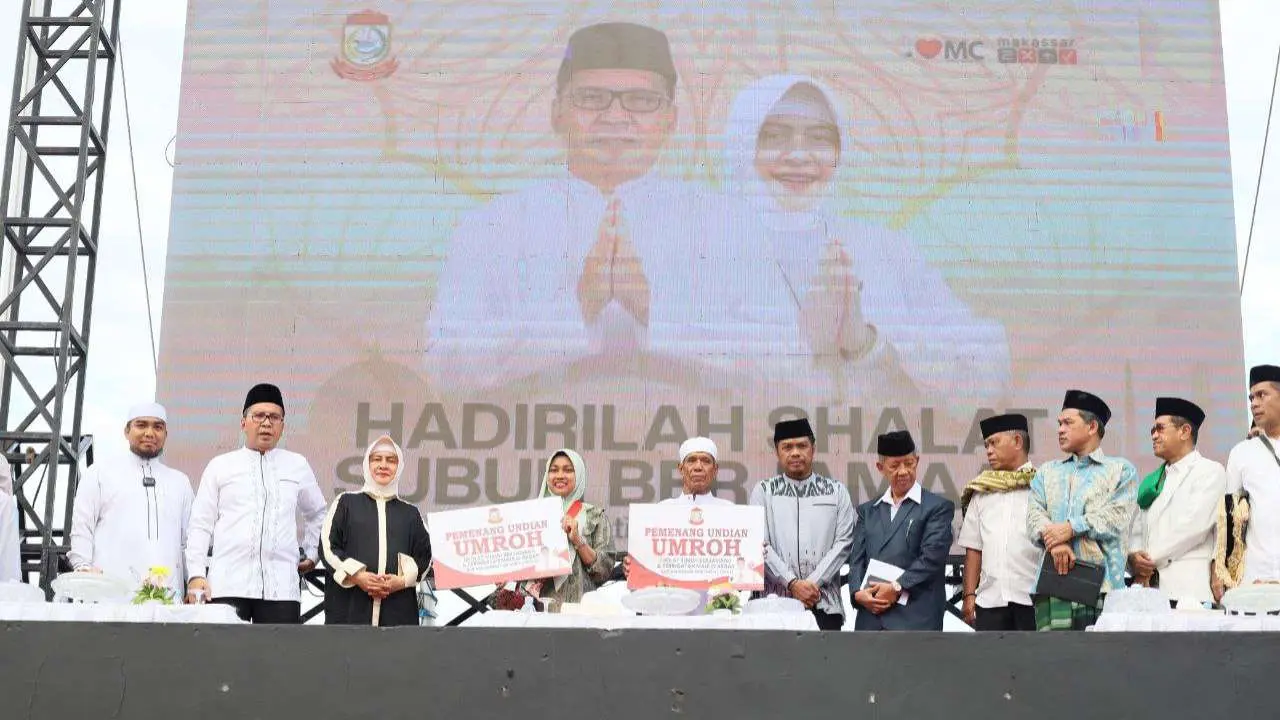 Salat Subuh Berjemaah di Losari, Indira Yusuf Ismail Ungkap Peran Penting Perempuan dalam Kehidupan Sosial 2 Salat Subuh Berjemaah di Losari, Indira Yusuf Ismail Ungkap Peran Penting Perempuan dalam Kehidupan Sosial