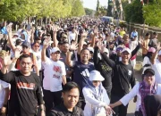 Ada ‘Bule’ Australia Ikut Jalan Sehat Anti Mager Bareng Andi Sudirman di Luwu