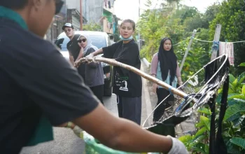 Social Movement #TemanLebihBaik Bersih-bersih Kanal Sinrijala Bersama Karin Novilda Awali Hari Pertama KYF 2024