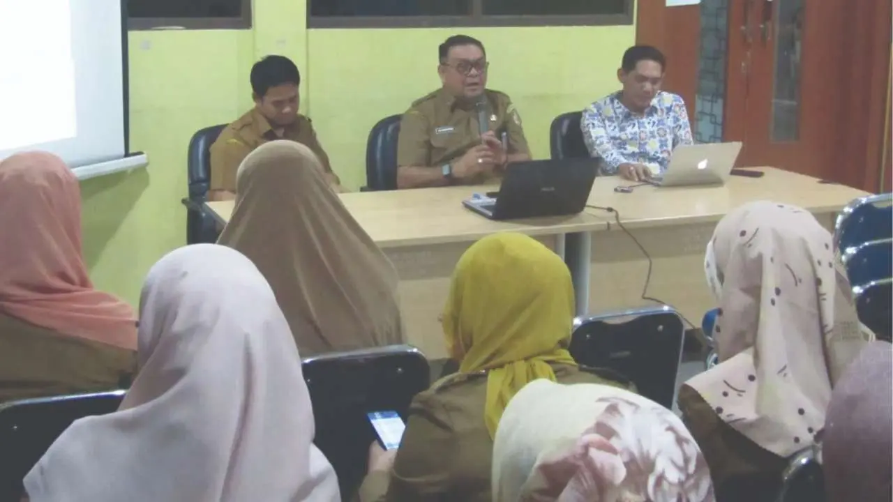 Dinas PPKB Makassar - BKKBN Sulsel Gelar Rapat Tim Penyusun Kajian Dampak Kependudukan