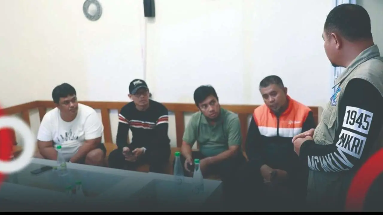 Satgas Pengawasan Perizinan Kota Makassar Tutup "The Sultan Island"