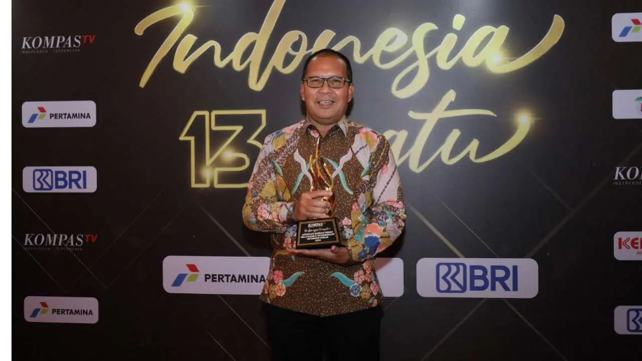 Danny Pomanto Terima Penghargaan dari Kompas TV sebagai Kota Terbaik Dalam Pelayanan & Keterbukaan Informasi Publik