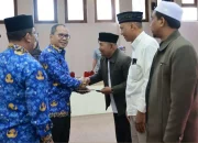 Wali Kota Makassar Serahkan SK Penetapan kepada Puluhan Imam Kelurahan