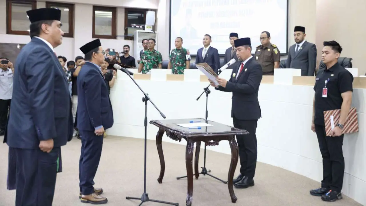 Andi Arwin Azis Lantik Mantan Balon Wali Kota Makassar Irwan Rusfiady Adnan sebagai Pj Sekda
