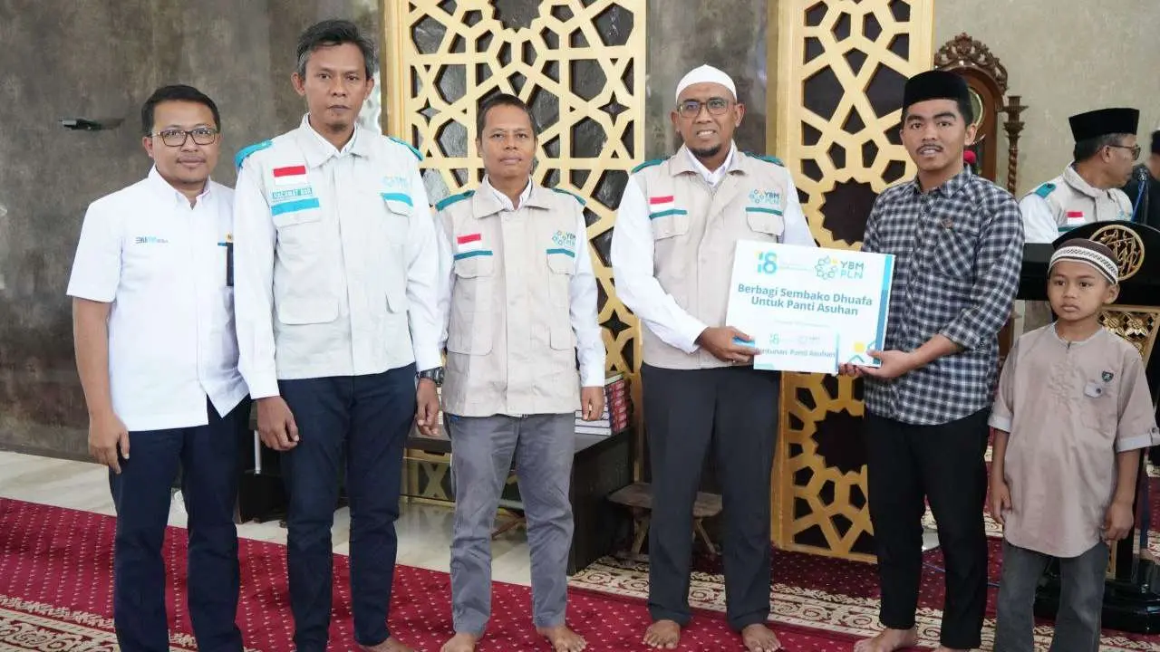 Peringati Maulid Nabi, PLN Bagikan Bantuan Sembako kepada Masyarakat Pra-Sejahtera