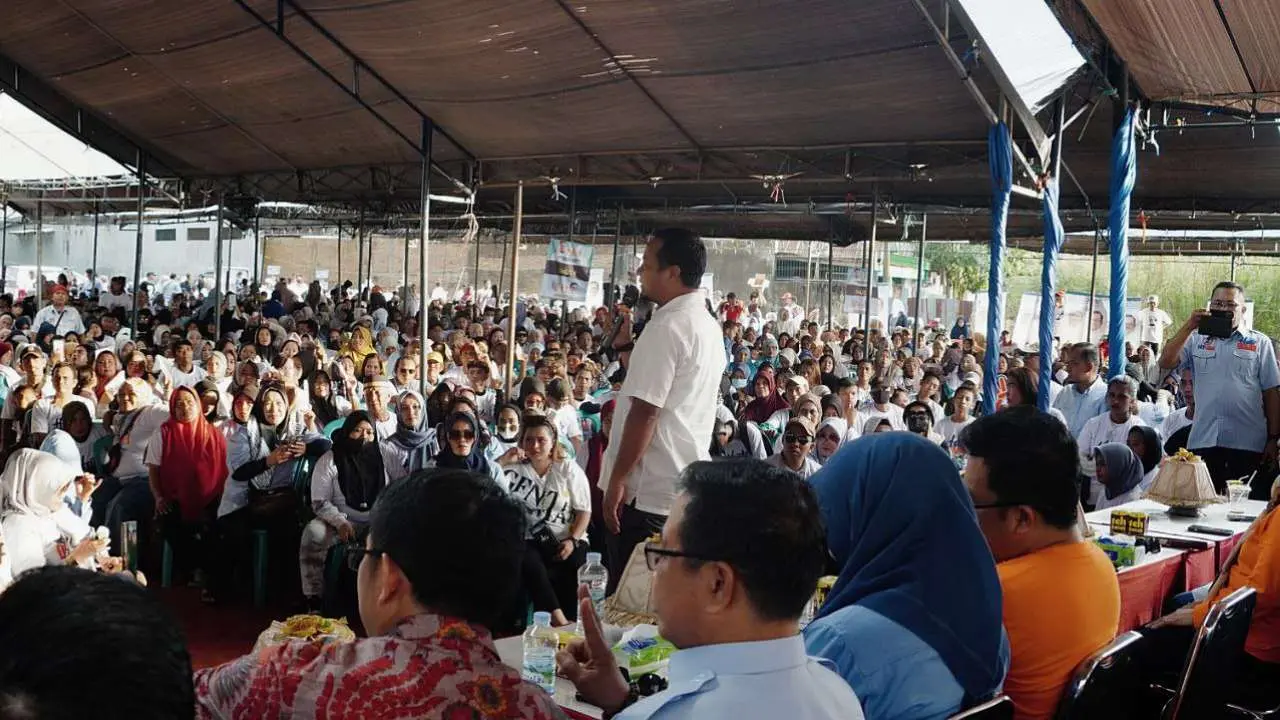 Antusias Warga Sambut Andi Sudirman di Lapangan Yusuf Bauty Gowa