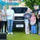 Diwarnai Tangis Haru-Bahagia, Suhardi Penjual Buah dan Perabot Menangkan Grand Prize 1 Unit Toyota Hilux Rangga