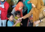 DP2 Kota Makassar Bagikan Telur Puyuh Rebus untuk Menunjang Tumbuh Kembang Anak