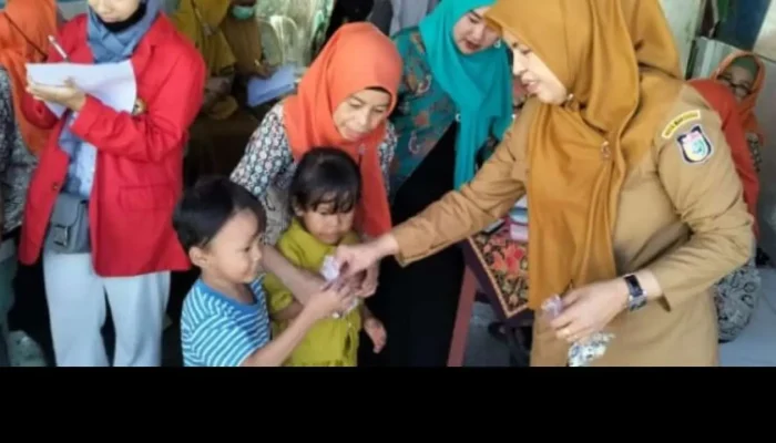 DP2 Kota Makassar Bagikan Telur Puyuh Rebus untuk Menunjang Tumbuh Kembang Anak