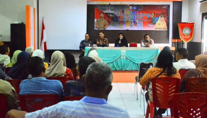 Kadis Kearsipan Edukasi Warga Soal Tata Kelola Arsip di Kecamatan Makassar