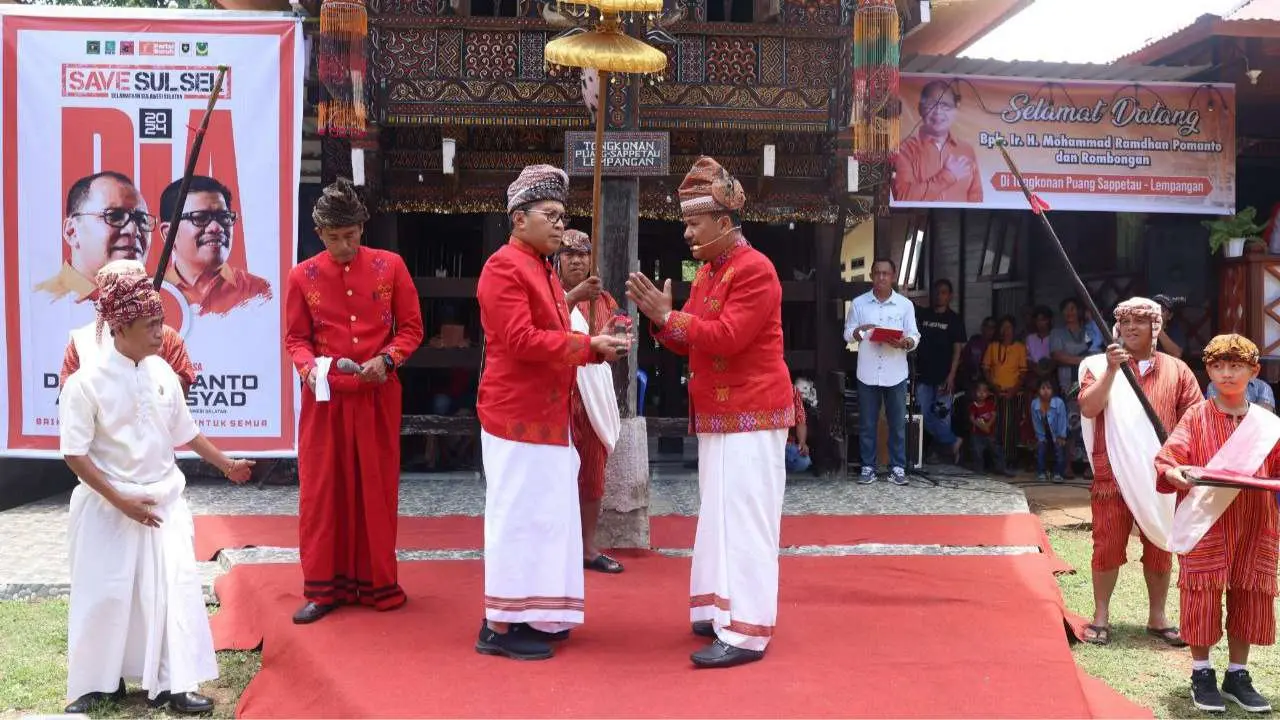 Dianggap Pemimpin yang Berjuang Untuk Rakyat, Danny Pomanto Dianugerahi Gelar Adat Lunte Sanda Silalong