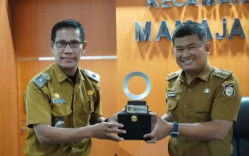 Pemcam Mamajang Gelar Apel Pagi dan Terima Kunjungan Studi Tiru dari Palu Selatan