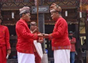 Dianggap Pemimpin yang Berjuang Untuk Rakyat, Danny Pomanto Dianugerahi Gelar Adat Lunte Sanda Silalong