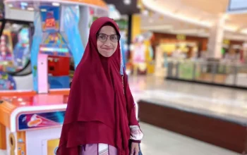 Huru-Hara Skincare Indonesia dalam Pusaran Kapitalisme: Analisis Kritis Industri Kecantikan 3 Huru-Hara Skincare Indonesia dalam Pusaran Kapitalisme: Analisis Kritis Industri Kecantikan