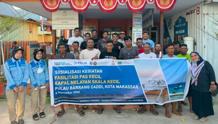 Kolaborasi PT PELNI dan YKL Indonesia Fasilitasi PAS Kecil untuk Nelayan Pulau Barrang Caddi