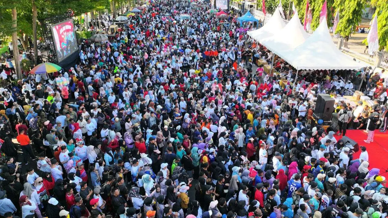 Rekor MURI Tercipta di Jalan Sehat HUT Sulsel ke-355