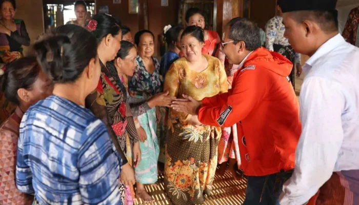 Antusias Masyarakat Tolotang Terima Cagub Sulsel Danny Pomanto