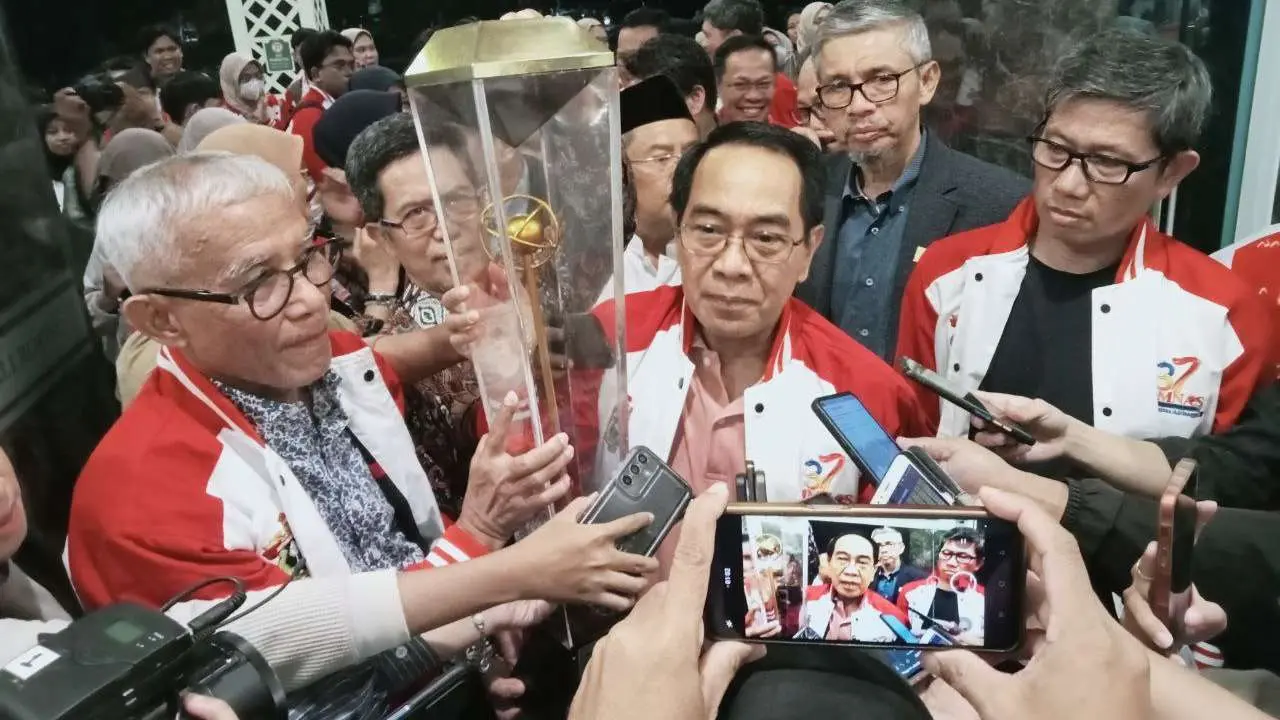 Raih 19 Medali di Pimnas Ke-37, Unhas di Dianugerahi Penghargaan Piala Adikarta Kertawidya