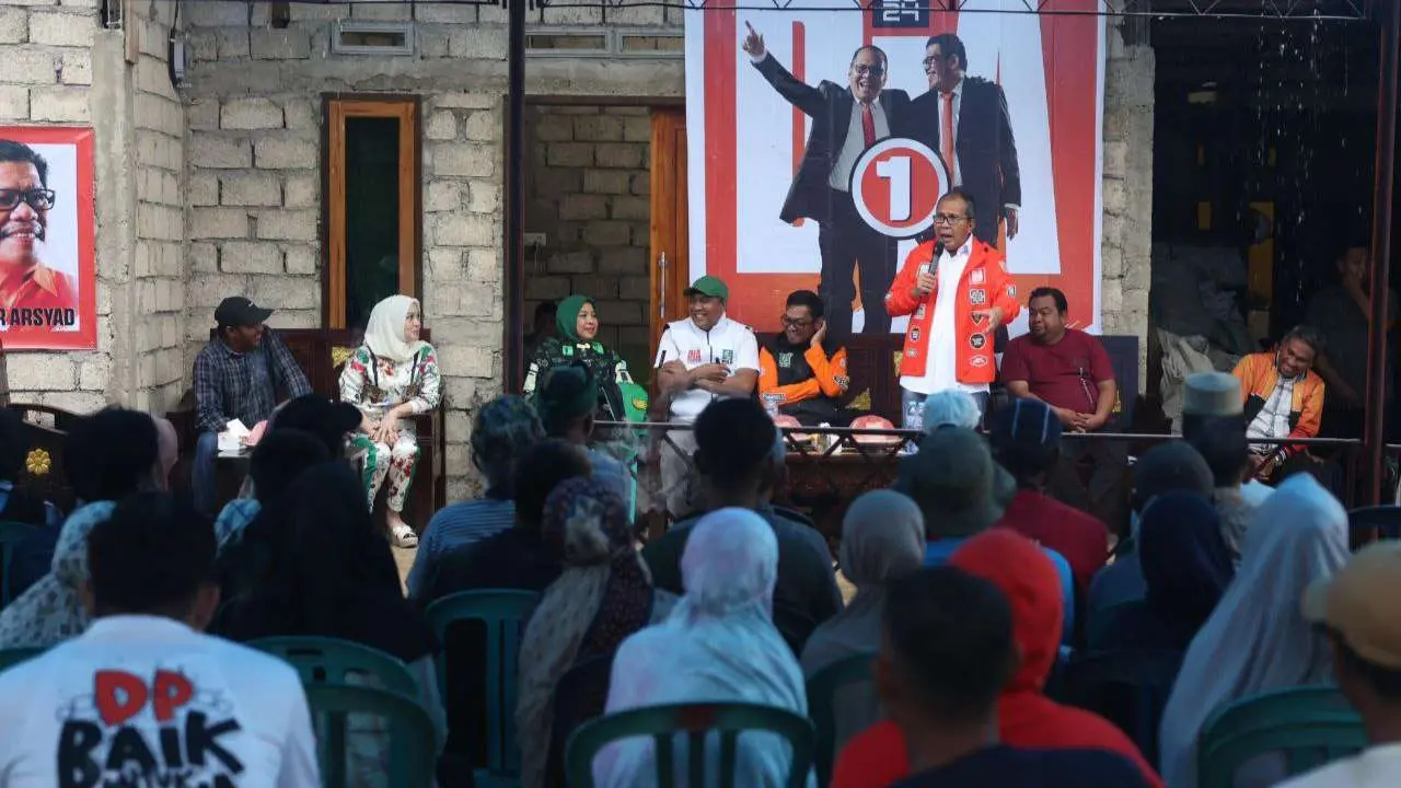 Hujan Deras, Danny Sambangi Kabupaten Bone Warga Teriakkan: Hanya Dia Untuk Bone