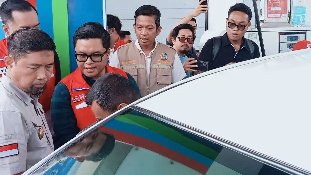 Tindak Lanjuti Kegelisahan Masyarakat dan Arahan Pj Gubernur, Kadis ESDM dan Pertamina Tinjau SPBU Pastikan Stok BBM
