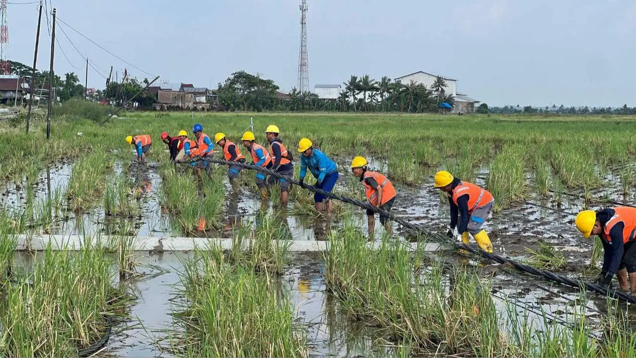 PLN Hadir untuk Korban Bencana di Kabupaten Sidrap pada Momen Hari Pahlawan