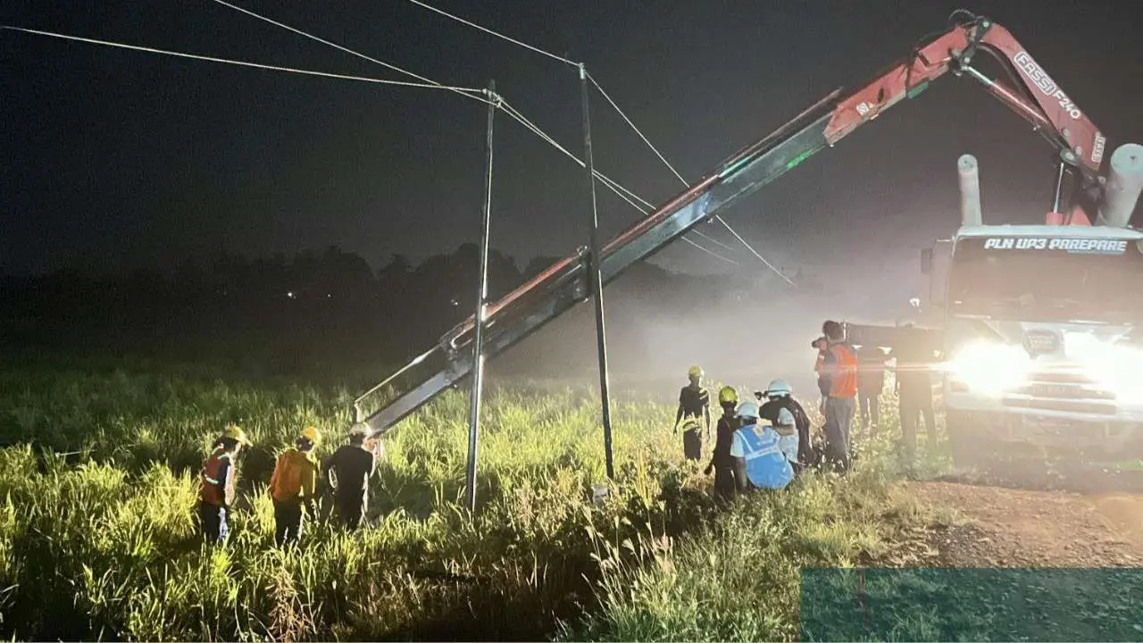 PLN Hadir untuk Korban Bencana di Kabupaten Sidrap pada Momen Hari Pahlawan