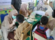 FKM UNHAS Gelar Penyuluhan dan Pelayanan Kesehatan Gigi Gratis di SDN 22 Maros