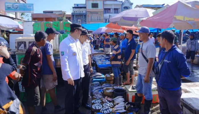 Jelang Iduladha, Bupati MYL Pantau Harga Kebutuhan Pokok di Pasar Sentral Pangkajene