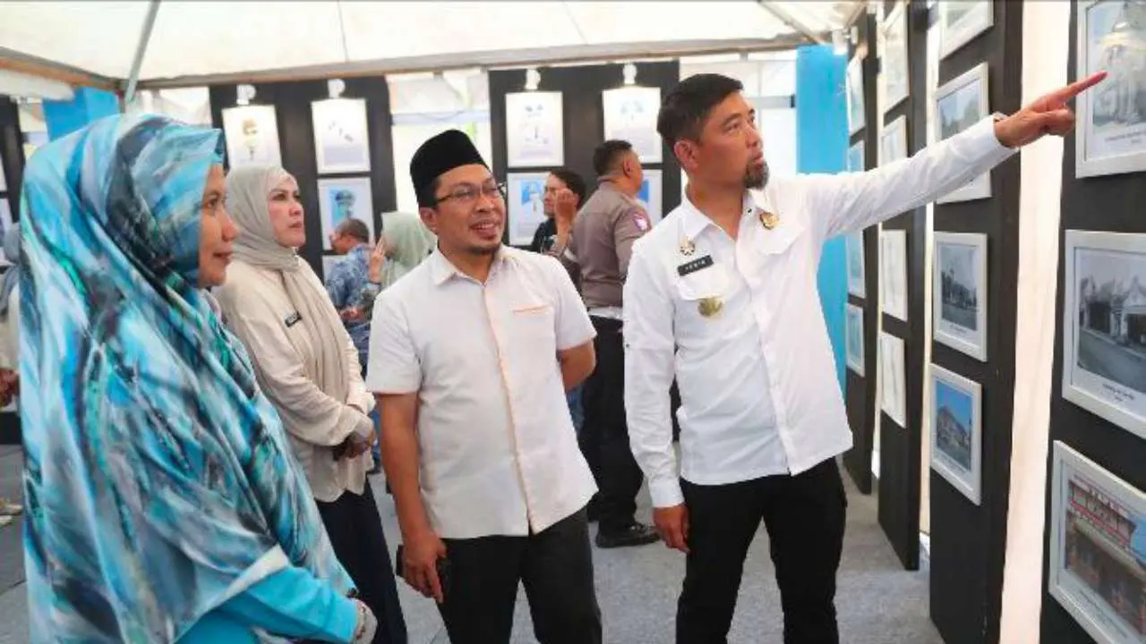 Pjs Wali Kota Arwin Resmikan Pameran Arsip Bertema "Makassar Tempo Dulu"