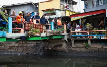 Pjs Wali Kota & Kadisperindag Tinjau Program "Sabtu Bersih", Fokus Normalisasi Drainase