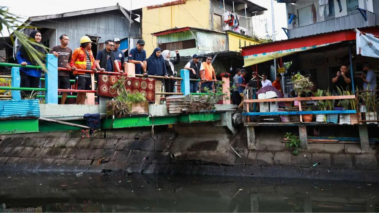 Pjs Wali Kota & Kadisperindag Tinjau Program "Sabtu Bersih", Fokus Normalisasi Drainase