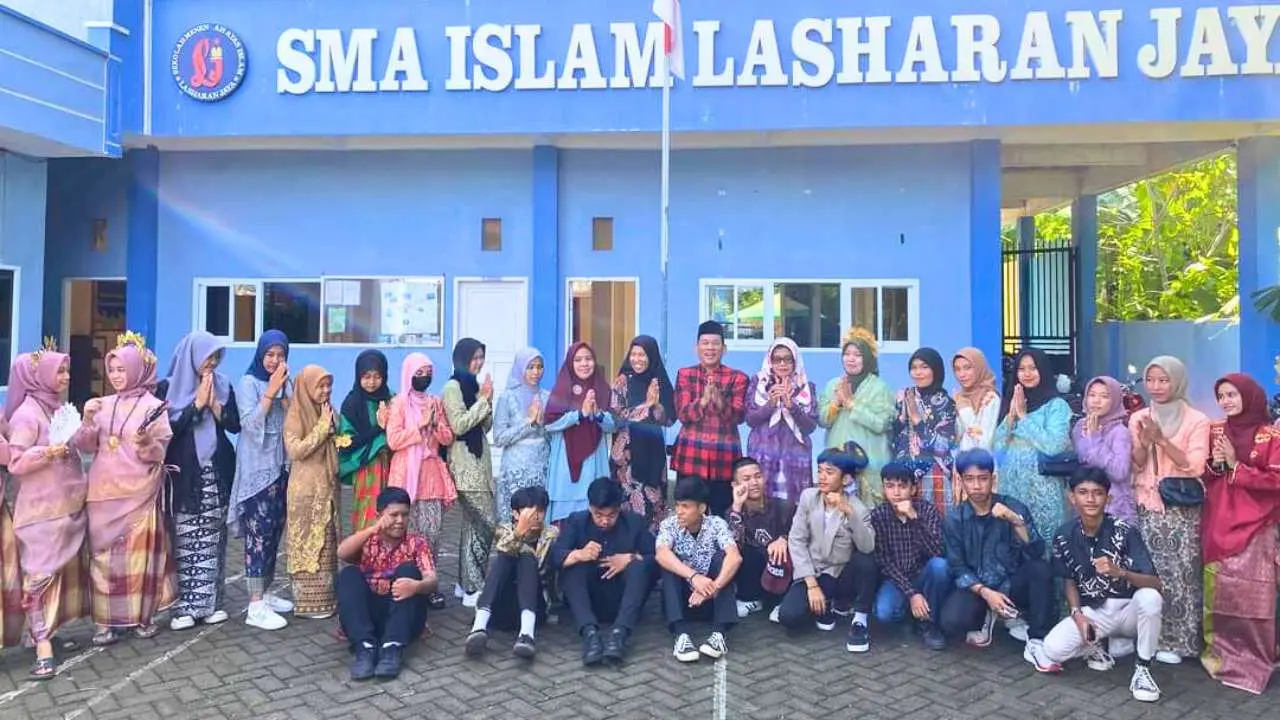 SMA Islam Lasharan Jaya Gowa Gelar Perayaan HUT Kabupaten Gowa ke-704