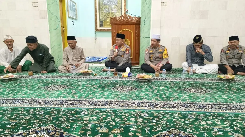 Polrestabes Makassar Safari Subuh di Masjid Fastabiqul Khairat, Ajak Warga Jaga Kerukunan Jelang Pilkada