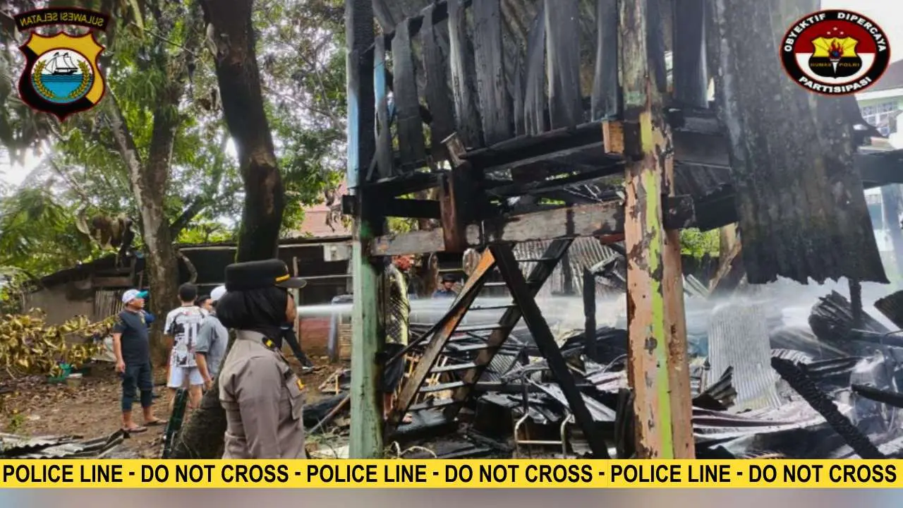 Kebakaran Lahap Rumah Panggung dan Sepeda Motor di Jalan Mannuruki, Daya 2 Kebakaran Lahap Rumah Panggung dan Sepeda Motor di Jalan Mannuruki, Daya
