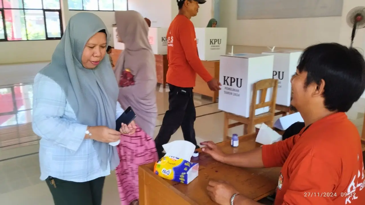 Warga Bantimurung Berbondong-Bondong ke TPS untuk Pilkada Serentak 2024