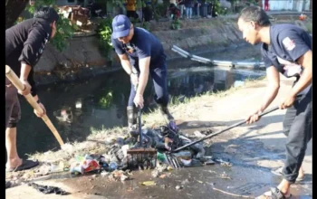 Kadisperin Makassar Ajak Ciptakan Kembali Budaya Bersih Lingkungan Melalui Program "Sabtu Bersih" 8 Kadisperin Makassar Ajak Ciptakan Kembali Budaya Bersih Lingkungan Melalui Program "Sabtu Bersih"