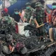 Kerja Bakti Bersihkan Sisa Kebakaran di Kelurahan Gaddong, Camat Bontoala harap Bisa Selesai Sehari