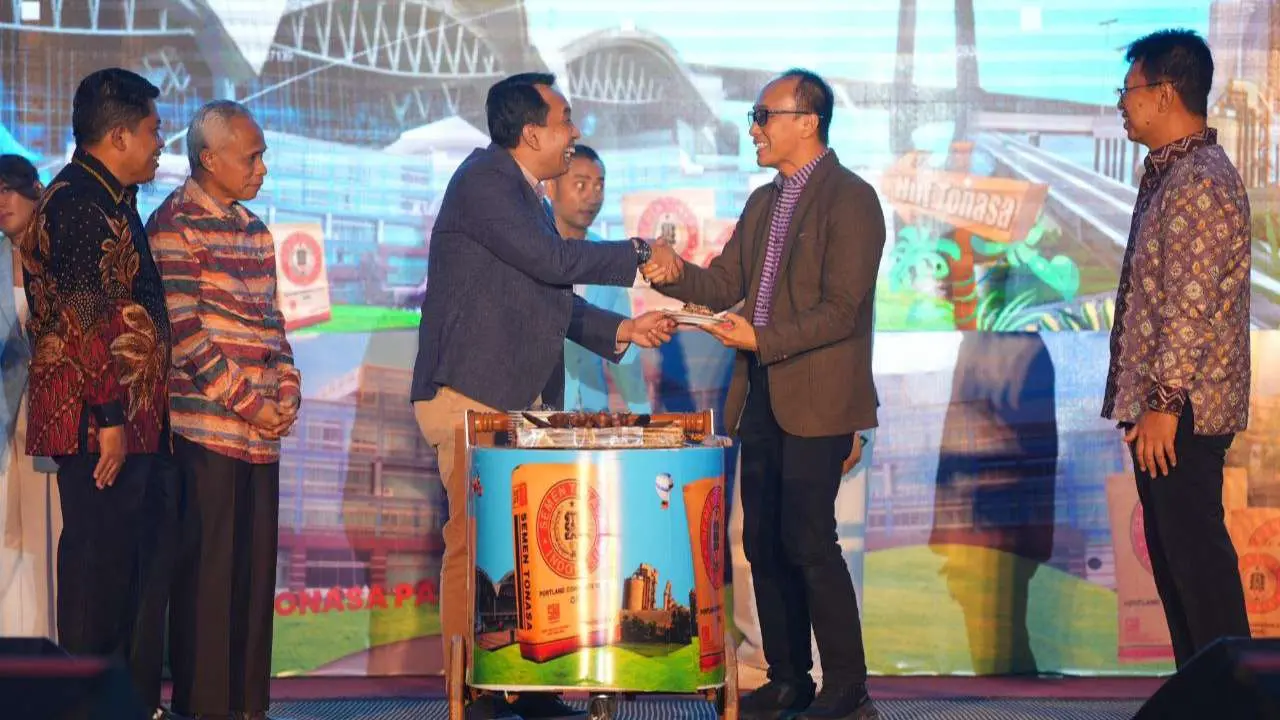 Kemeriahan HUT PT Semen Tonasa ke-56, Pj Gubernur Sulsel Minta Perkuat Branding