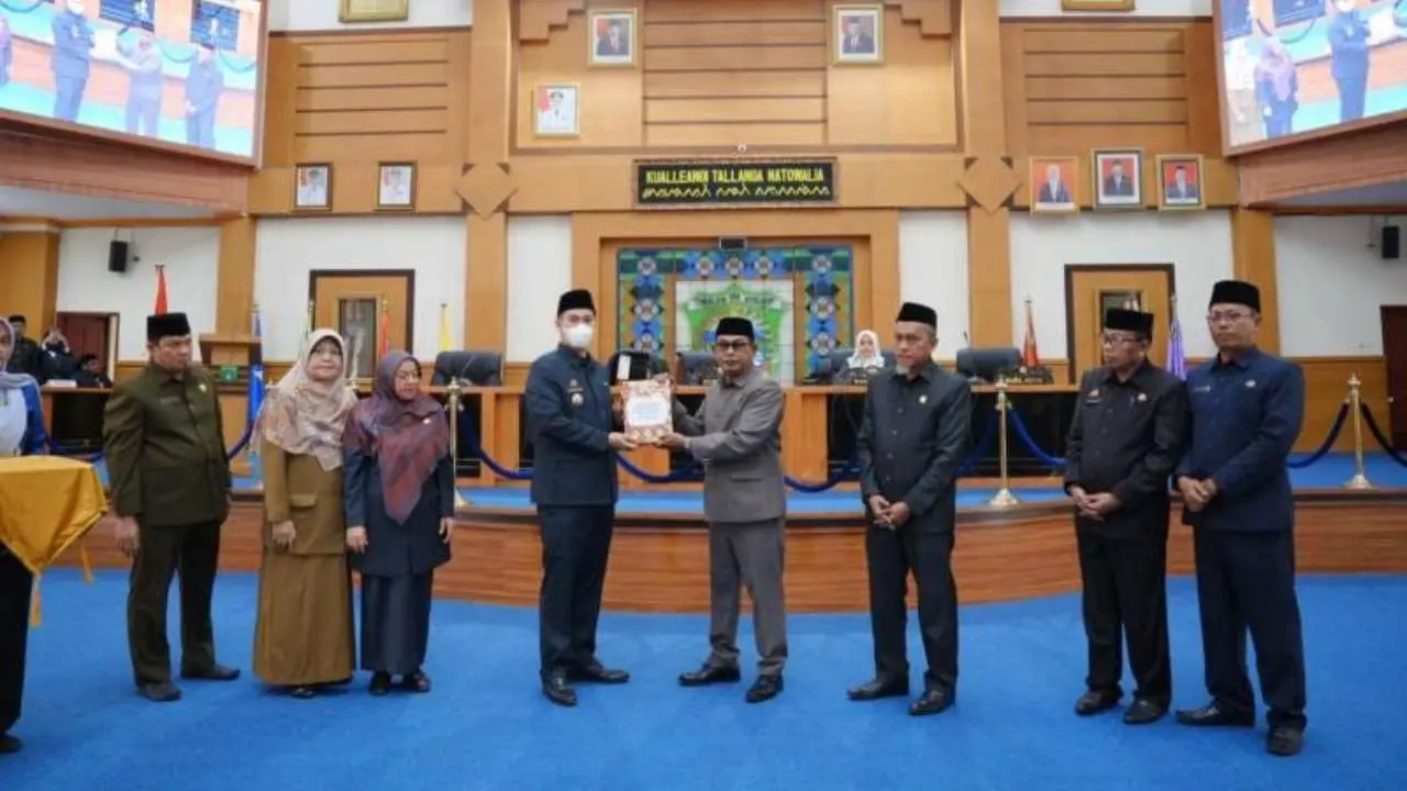 Bupati Pangkep Serahkan LKPJ Tahun Anggaran 2023 dalam Sidang Paripurna DPRD